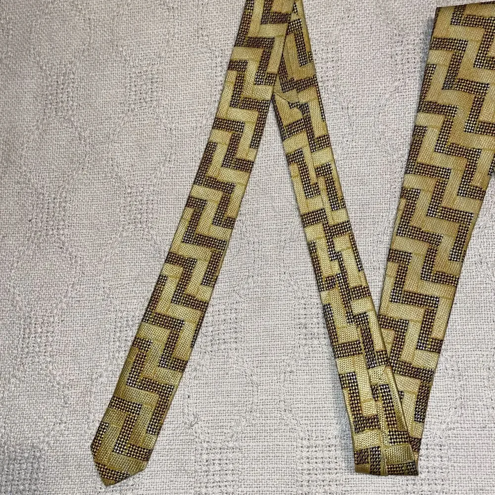 Ermenegildo Zegna Men’s Dress Tie Size 57” 3.75” Gold Geometric Business Formal
